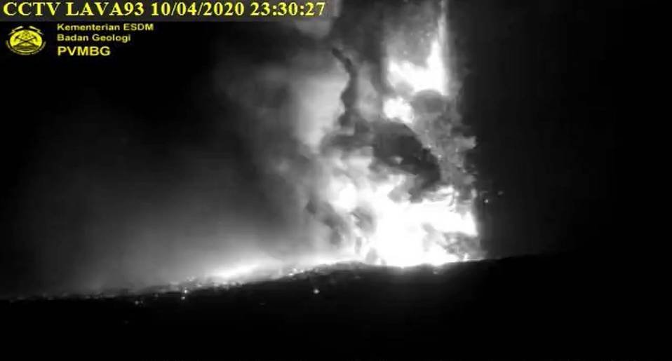 Letusan Gunung krakatau Anak krakatau11 apr 2020