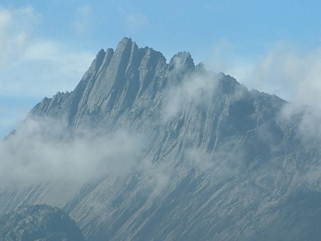 Puncak Jaya - center pegunungan Sudirman