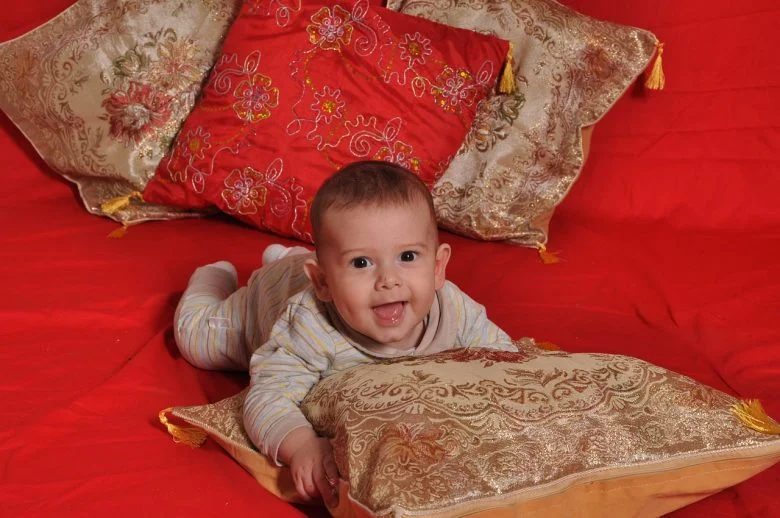 bayi telinga