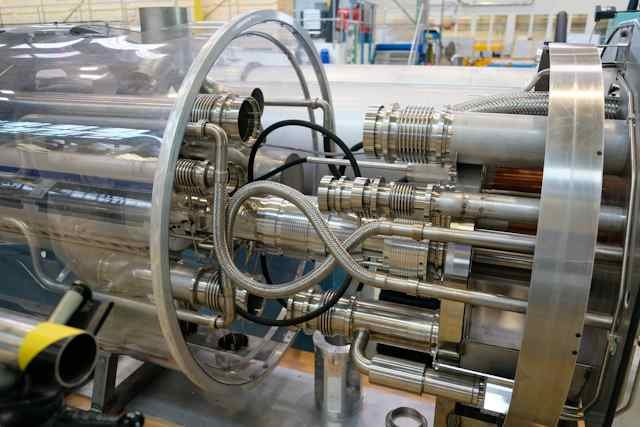 Fasilitas fisika partikel untuk artikel Kopernisium Cn nomor atom 112
