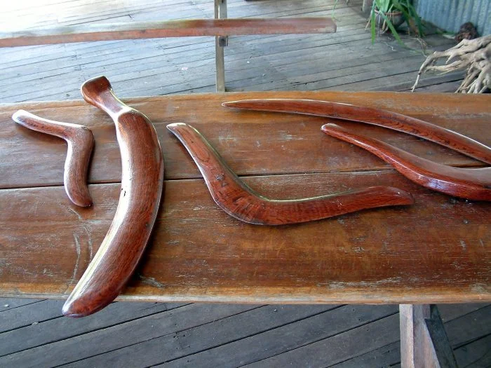 bumerang kembali
