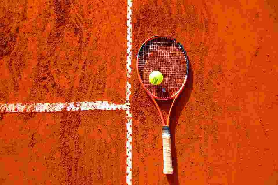 Lapangan tenis