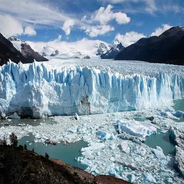 Ujung penghabisan gletser gunung Perito moreno