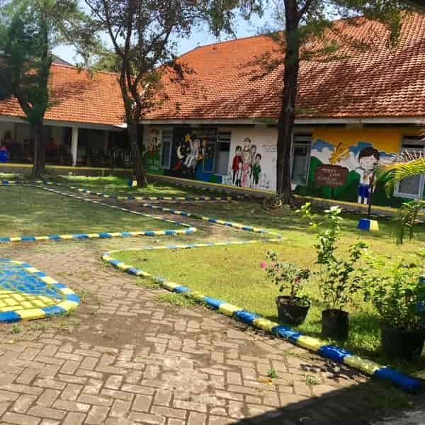 YPAC - Pembinaan anak cacat - gedung sekolah