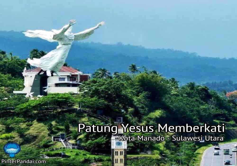 Patung Yesus Memberkati