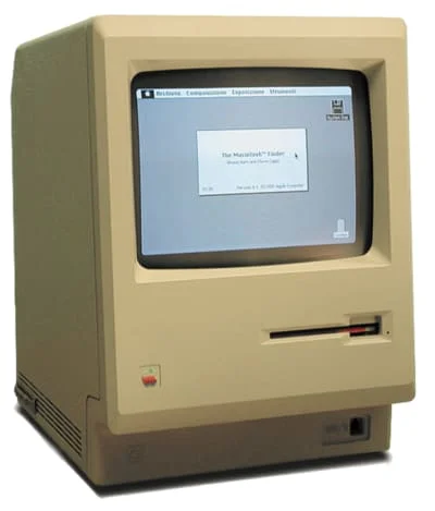 Macintosh pertama yang dikenal sebagai Macintosh 128K