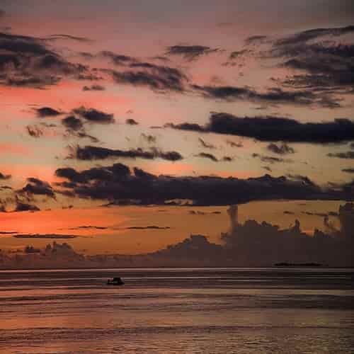 Matahari terbenam Raja Ampat