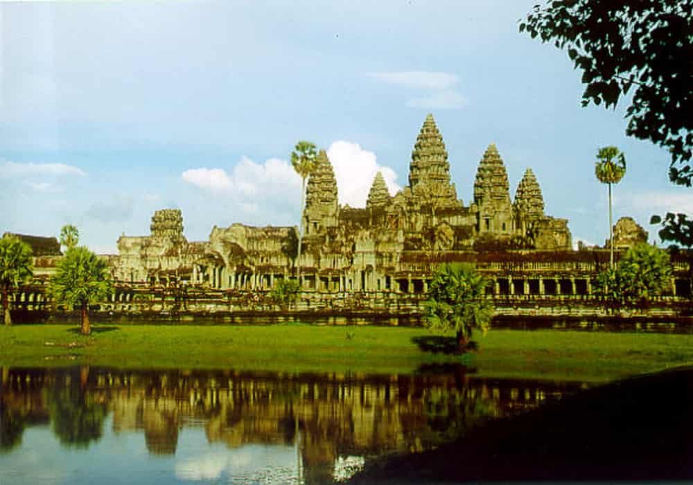 Tempat Wisata di Kamboja yang Terkenal Angkor Wat (Siem