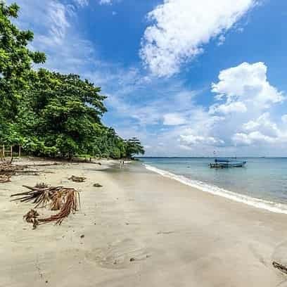 Pantai Indonesia