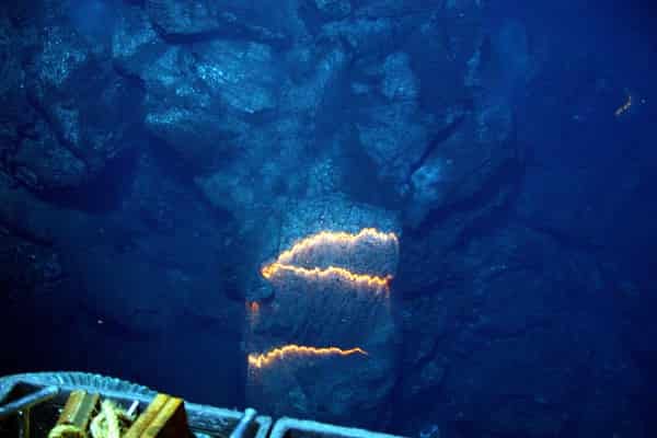 Gunung berapi bawah laut