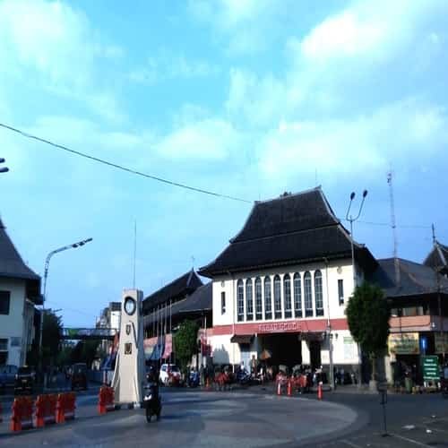 Pasar gede Harjonagoro