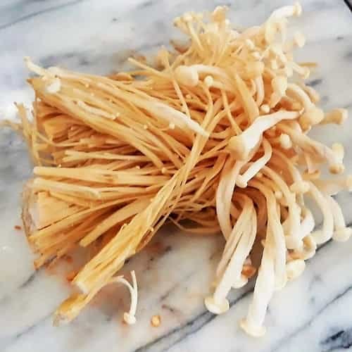 Jamur Enokitake hasil budidaya