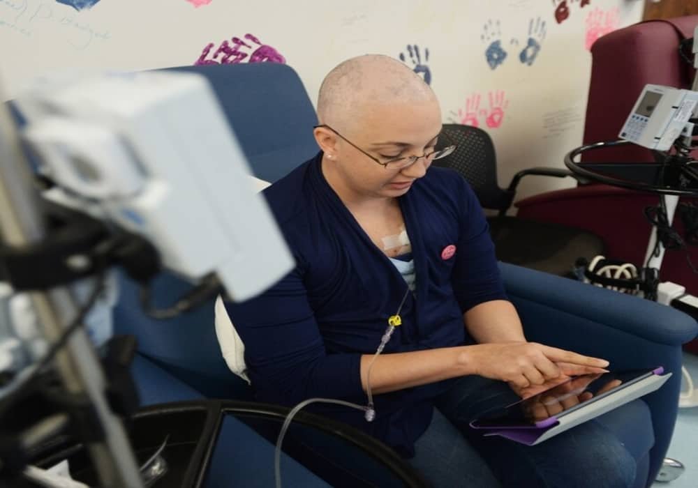 Pasien menjalani kemoterapi