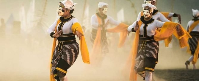 Tarian kidung suku tengger