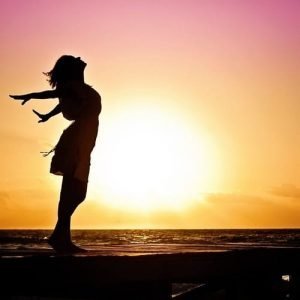 Terapi Hormon Menopause (MHT: Menopausal Hormone Therapy) - Contoh, Manfaat dan Risiko