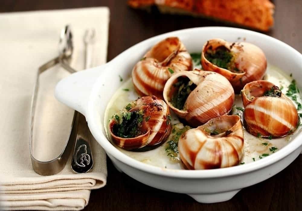 Escargots au beurre persillé siput - Makanan Prancis