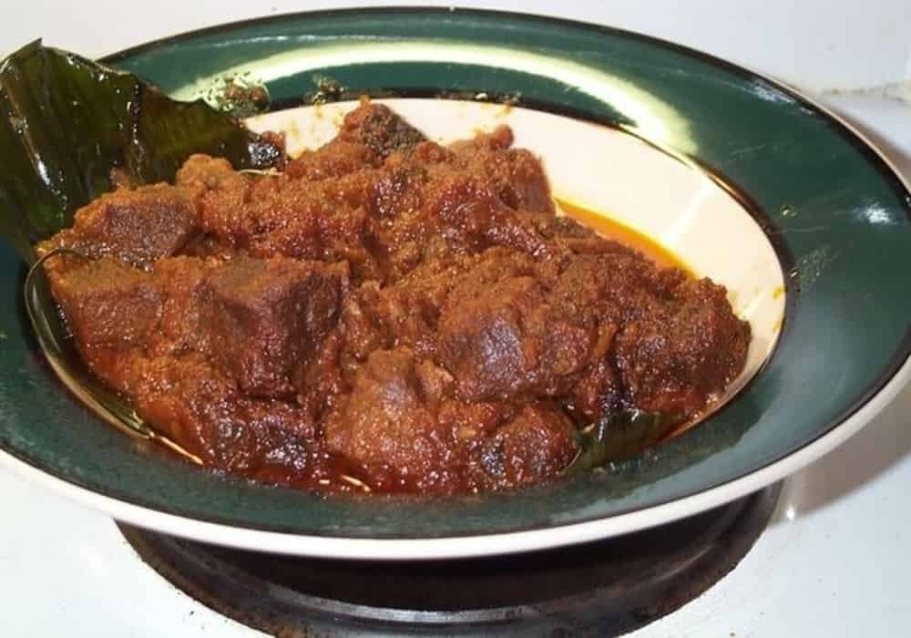 Makanan indonesia rendang kambing