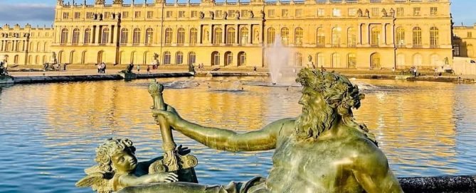 Patung le Rhone di Istana Versailles France