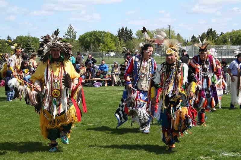 Pow wow ritual penduduk asli Amerika