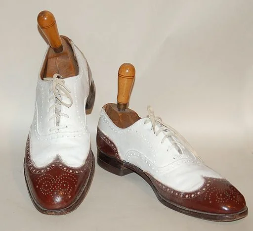 Oxford brogue sepatu pria