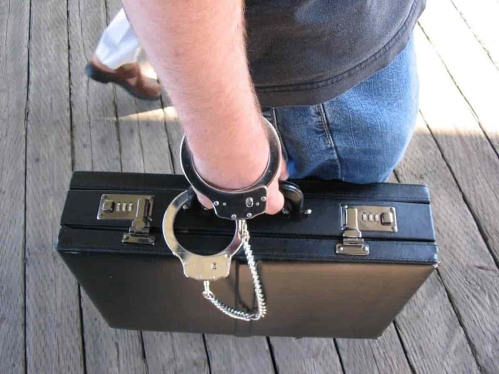 Embezzlement penggelapan uang