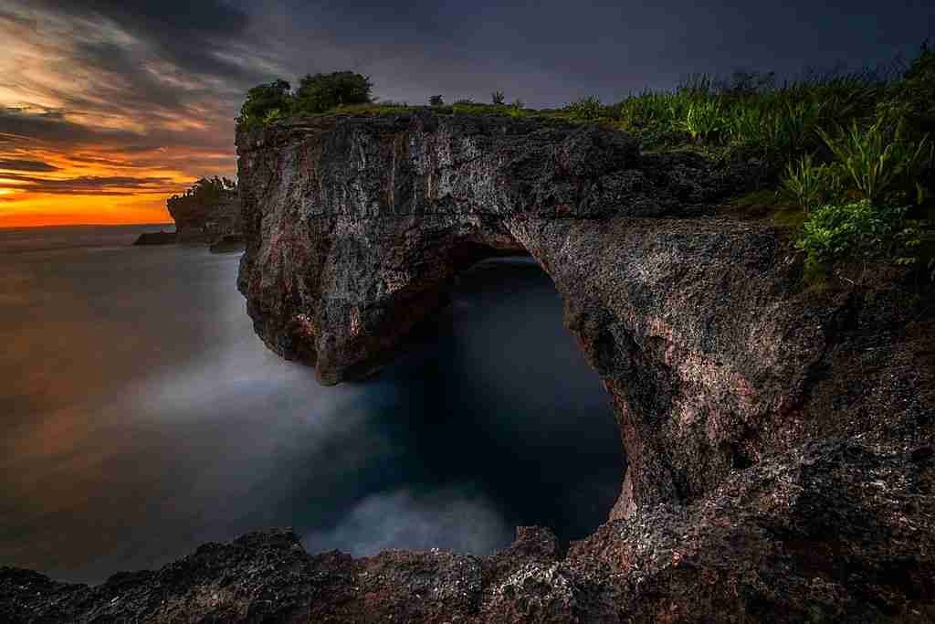 Nusa penida broken beach | Tempat yang Tidak Boleh Dilewatkan
