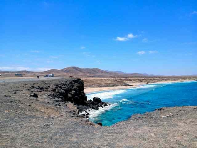Pesisir berbatu Kepulauan Canary untuk artikel wisata Gran Canaria